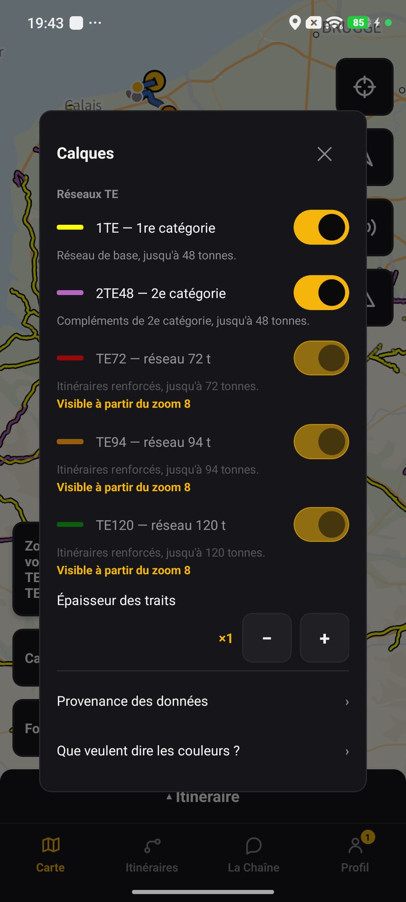 Capture de l'application Android : panneau Calques, réseaux TE par catégorie et épaisseur des traits